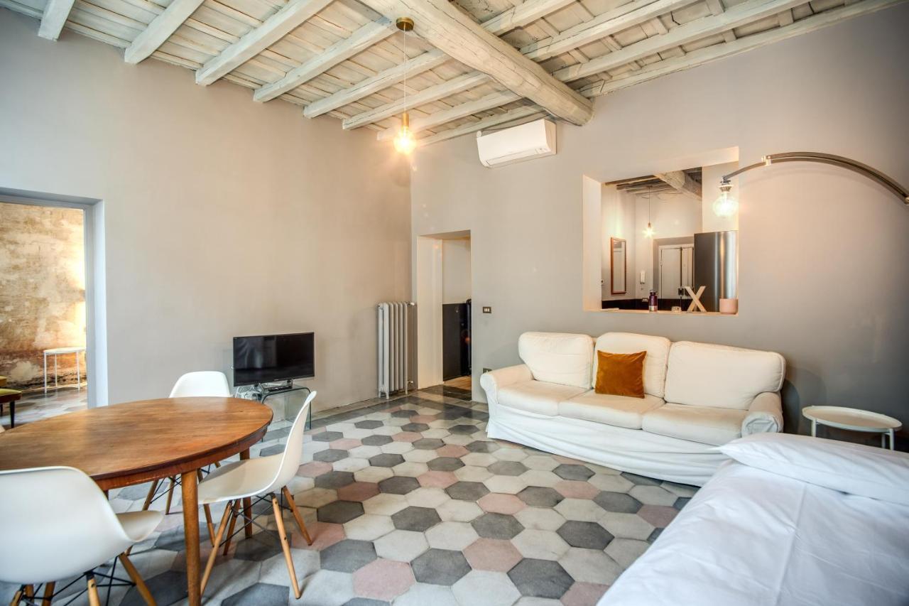 Stylish And Spacious Apartment Next To The Colosseum Roma Exterior foto
