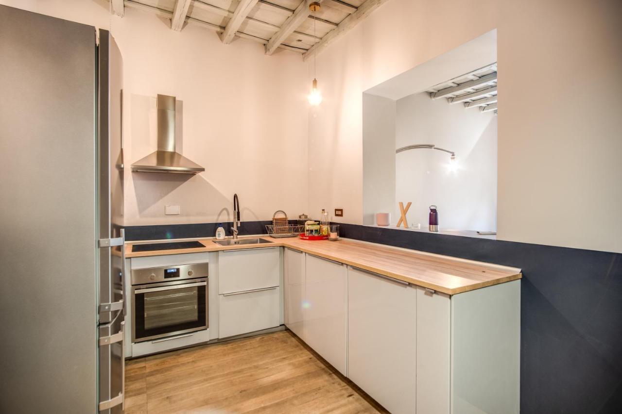 Stylish And Spacious Apartment Next To The Colosseum Roma Exterior foto