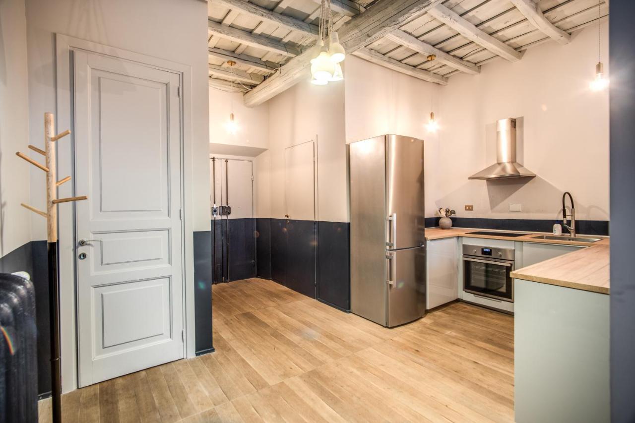 Stylish And Spacious Apartment Next To The Colosseum Roma Exterior foto